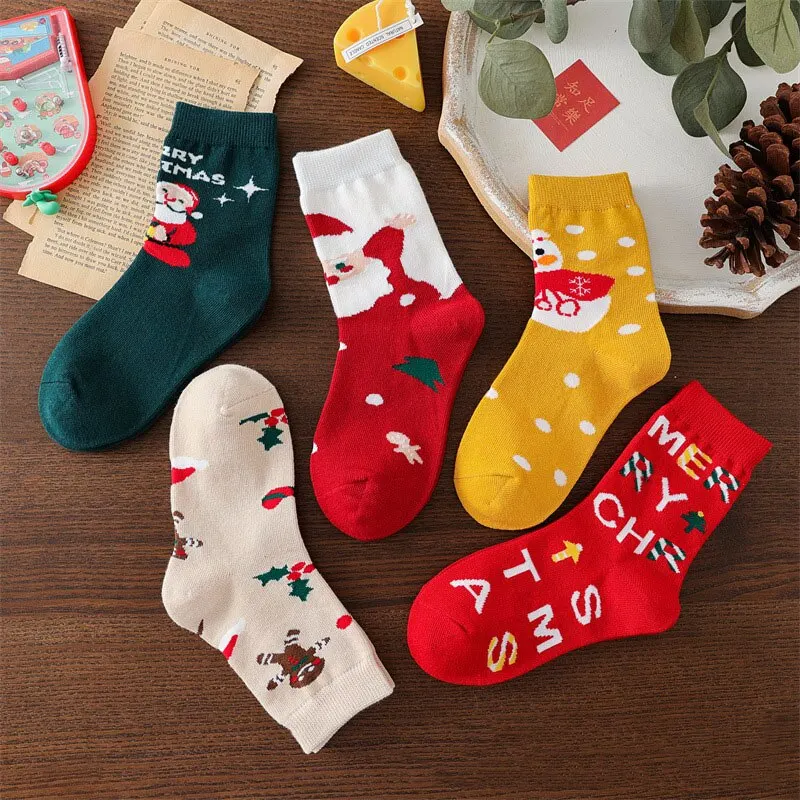 Lot de 5 paires de chaussettes de Noël courtes pour enfants – Image 3