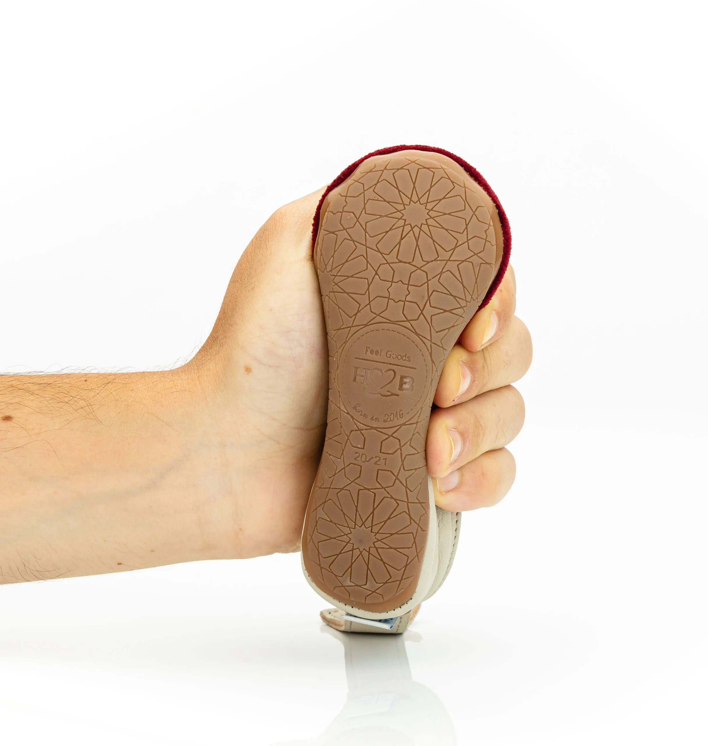 Chaussons en cuir NOOR blanc Maldives et jean upcyclé brodé crabe – HOB FEEL GOODS – Image 4