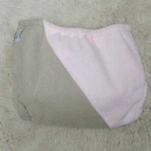 Surcouche ROSE, PARME ET TAUPE en micro polaire XS (2 à 6 kg) – BEBELA